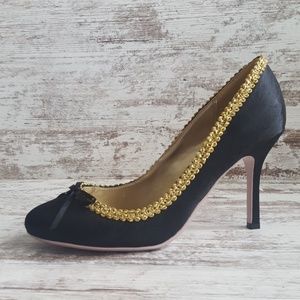 🟨NWOT Jayro Black Silky Gold Trim Heels